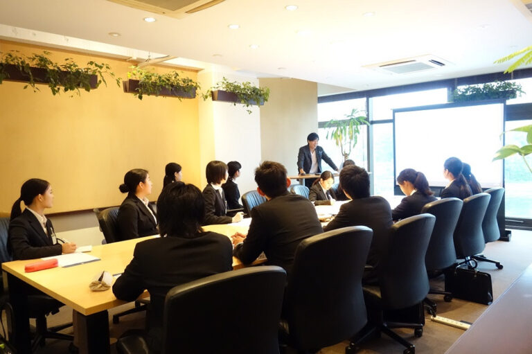 “社長の考えが見える”場をつくる｜人を活かす飲食経営の組織に必要な全社員勉強会