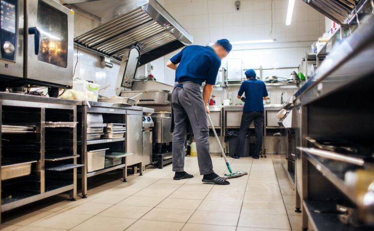 曖昧な指示が現場を壊す｜飲食店プロ店長に導くための言葉のクリア化方法