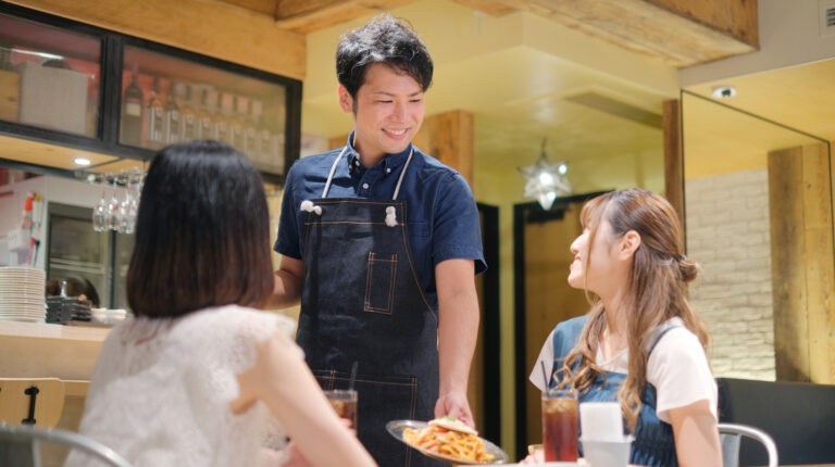 “できる飲食店長”を育てる育成方法｜「店を動かせる人」から「仕事ができる人」への進化を経営者が導く